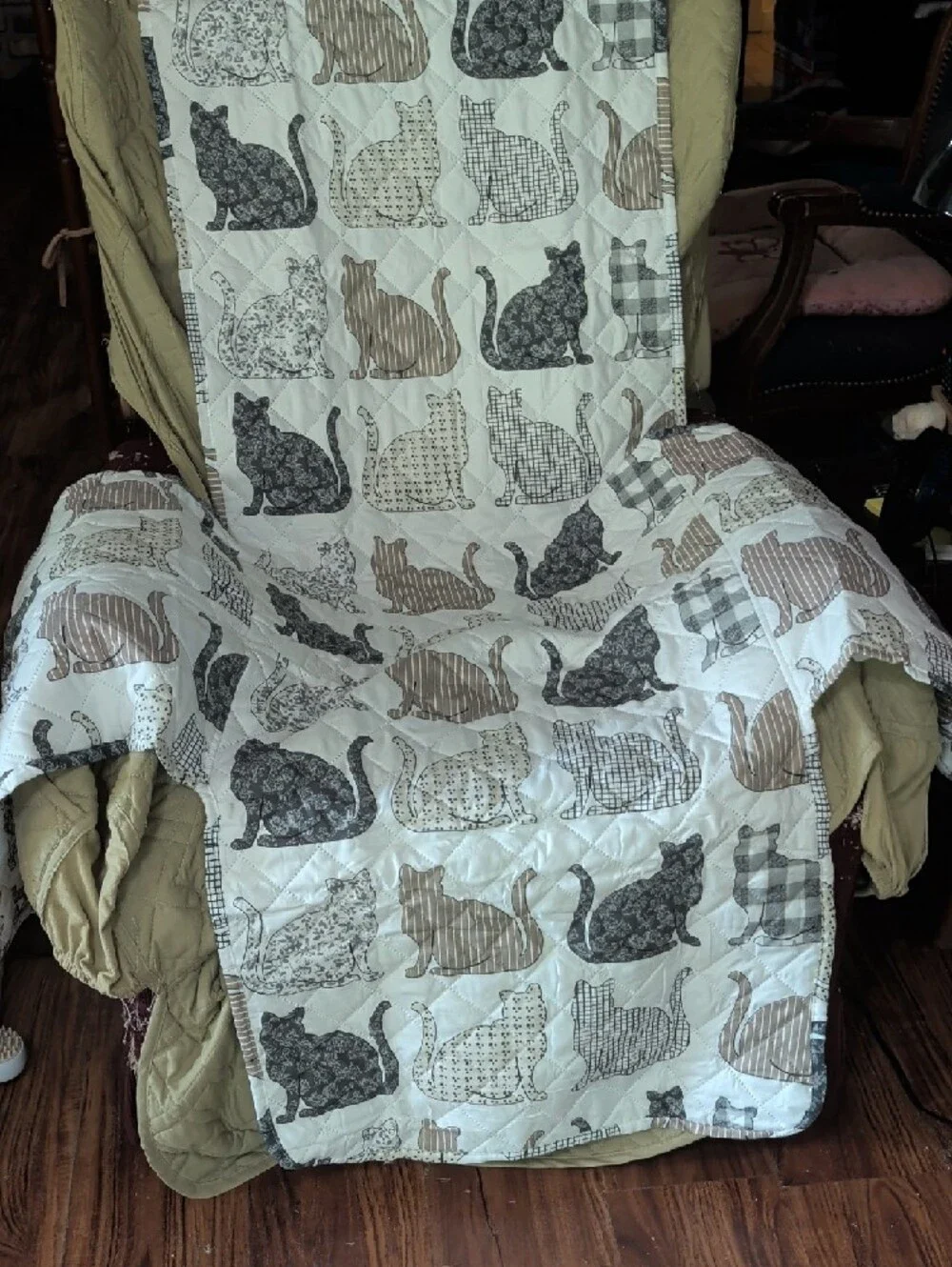 Cat Print Quilted Recliner Protector- Cream, Gray and Tan